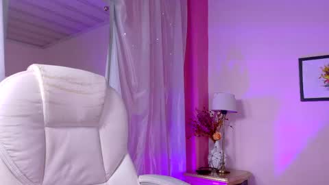 Snapshot of keiko_amane chatting on May 13, 2026, 3:26 am online show from May 13, 2026, 3:26 am