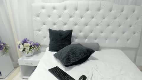 keiner_vasquez online show from September 13, 2025, 7:13 pm