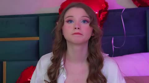 Keira online show from February 15, 2026, 8:02 am