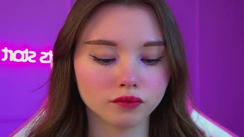 Keira online show from May 19, 2026, 6:25 pm