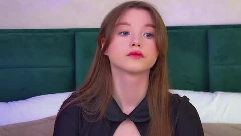 Keira online show from June 8, 2026, 6:08 pm