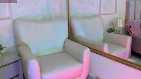 keirahartz online show from January 19, 2026, 3:32 am