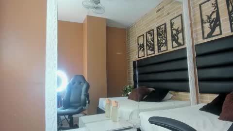 keisy_sanchez online show from November 21, 2025, 11:09 am