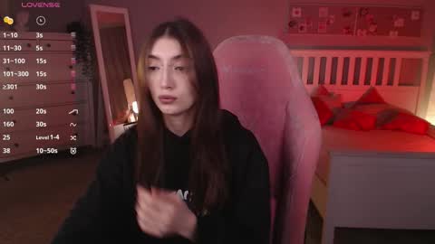 Snapshot of keke_pallmer chatting on September 24, 2025, 7:33 am Rina online show from September 24, 2025, 7:33 am