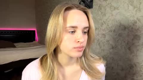 Sylvia online show from November 21, 2025, 8:13 am