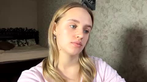 Sylvia online show from December 3, 2025, 8:12 am