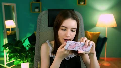 kelliebanshe online show from April 2, 2026, 4:10 am