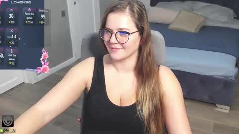 kellielowie online show from December 23, 2024, 4:06 pm