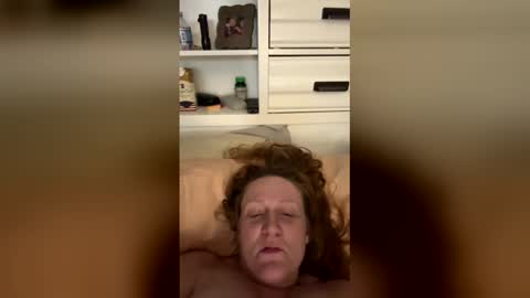 Snapshot of kellilyn10 chatting on March 21, 2026, 8:19 am kellilyn10 online show from March 21, 2026, 8:19 am