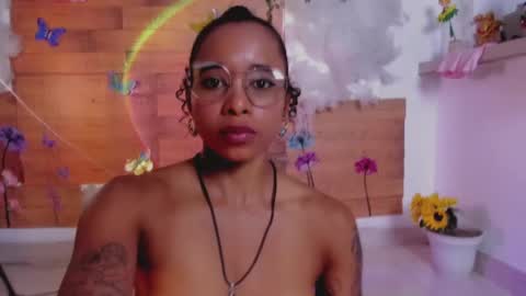 kelly__thomson online show from December 14, 2024, 12:44 am