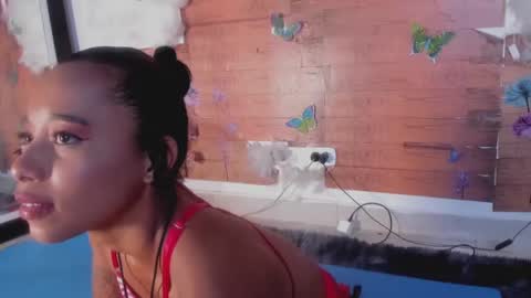 kelly__thomson online show from December 16, 2024, 12:15 am