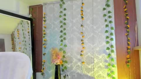 kelly__thomson online show from June 22, 2026, 9:34 pm