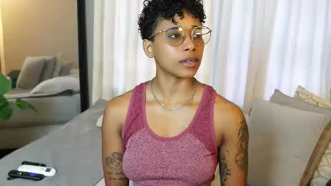 kelly__thomson online show from June 24, 2026, 12:48 pm