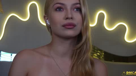 Kelly online show from October 17, 2025, 5:32 am