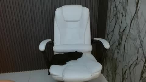 KEY online show from September 18, 2025, 8:33 pm