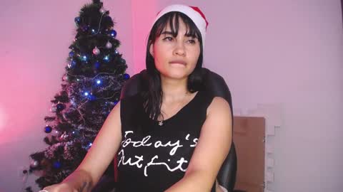 Snapshot of kelly_richardson1 chatting on December 19, 2024, 2:23 am elena online show from December 19, 2024, 2:23 am