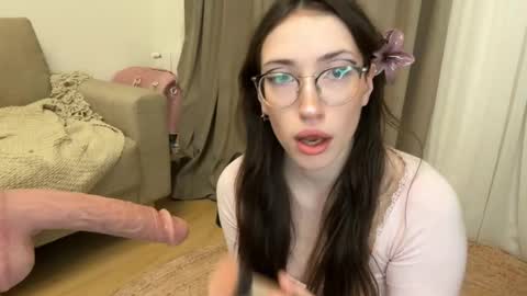 Kelly online show from December 16, 2025, 5:18 pm