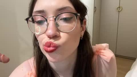 Snapshot of kellyberry__ chatting on January 11, 2026, 6:02 pm Kelly online show from January 11, 2026, 6:02 pm