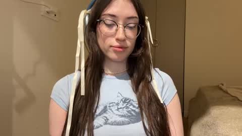 Snapshot of kellyberry__ chatting on March 6, 2026, 5:42 pm Kelly online show from March 6, 2026, 5:42 pm