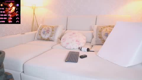 vanessa online show from April 28, 2026, 5:56 am