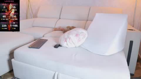 vanessa online show from July 9, 2026, 2:48 am