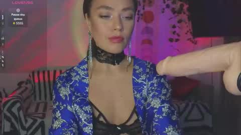 KellyFouler online show from November 9, 2025, 2:15 pm