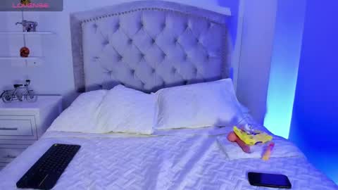 Snapshot of kellymillian_ chatting on January 25, 2025, 4:03 pm kellyMillian  online show from January 25, 2025, 4:03 pm