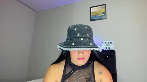 Snapshot of kellymillian_ chatting on October 18, 2025, 7:14 pm kellyMillian  online show from October 18, 2025, 7:14 pm