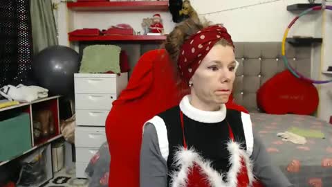 kelly online show from December 24, 2024, 9:00 pm