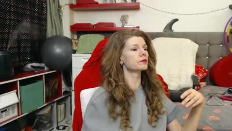 kelly online show from January 1, 2025, 2:51 am
