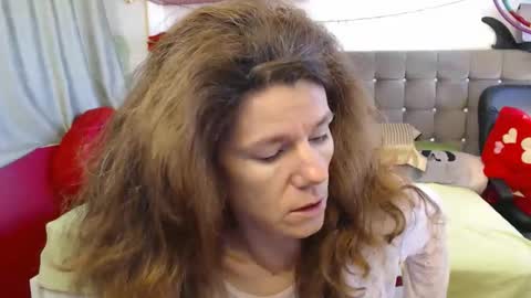 kelly online show from November 24, 2025, 9:42 am