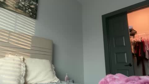 Kelsey Blu online show from May 4, 2026, 11:45 pm