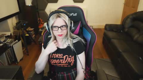 kelseycobalt online show from February 19, 2025, 9:25 pm