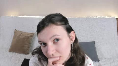 Kelsirabenold online show from May 25, 2026, 7:25 am