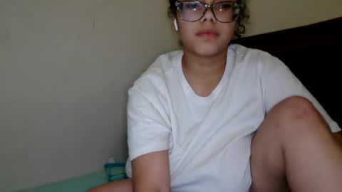 kelx0 online show from March 3, 2025, 11:24 pm