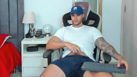 Snapshot of ken_mailik chatting on June 26, 2026, 12:59 am ken_mailik online show from June 26, 2026, 12:59 am