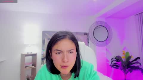 Snapshot of kendaall_jenner chatting on January 6, 2025, 7:20 am Kendall Jenner online show from January 6, 2025, 7:20 am