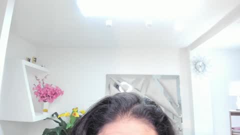 Snapshot of kendaall_jenner chatting on February 1, 2025, 5:18 am Kendall Jenner online show from February 1, 2025, 5:18 am