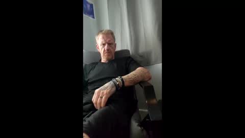 kendall21978 online show from April 25, 2026, 6:05 pm