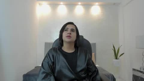 Snapshot of kendall_roous chatting on October 18, 2025, 12:06 pm kendall_roous online show from October 18, 2025, 12:06 pm
