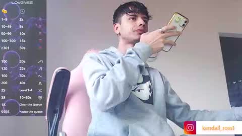 Snapshot of kendall_ros chatting on October 1, 2025, 2:23 pm kendall ross online show from October 1, 2025, 2:23 pm