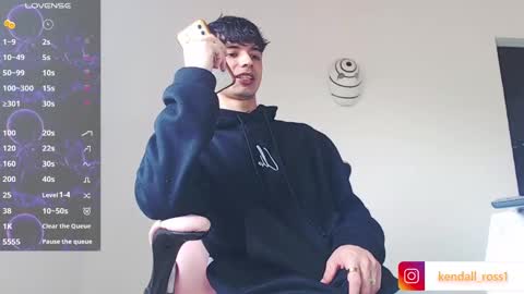 Snapshot of kendall_ros chatting on October 31, 2025, 3:57 pm kendall ross online show from October 31, 2025, 3:57 pm