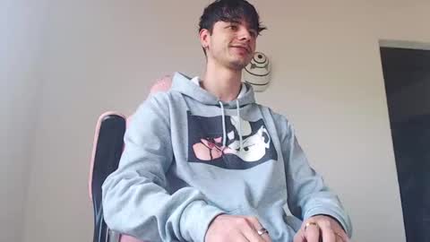 Snapshot of kendall_ros chatting on November 4, 2025, 3:33 pm kendall ross online show from November 4, 2025, 3:33 pm