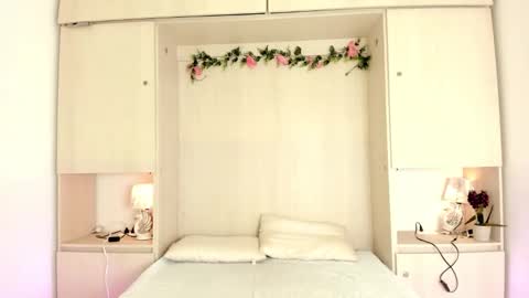 Snapshot of kendallrosse1 chatting on March 17, 2026, 11:57 am Kendal online show from March 17, 2026, 11:57 am