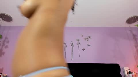 kendallwings online show from December 3, 2025, 1:35 am