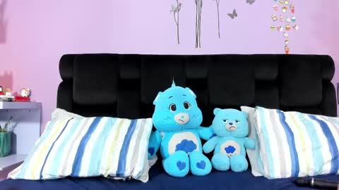 kendallwings online show from December 17, 2025, 2:34 pm