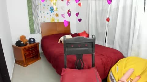 Fernanda online show from November 6, 2025, 3:46 pm