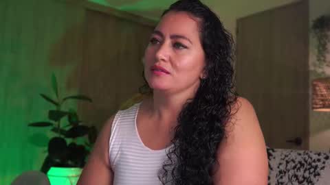 Snapshot of kendally_ chatting on November 13, 2025, 2:27 pm kendally_ online show from November 13, 2025, 2:27 pm