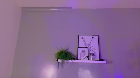   online show from September 22, 2025, 10:17 am