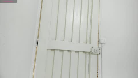 Kendal  online show from September 15, 2025, 8:53 pm